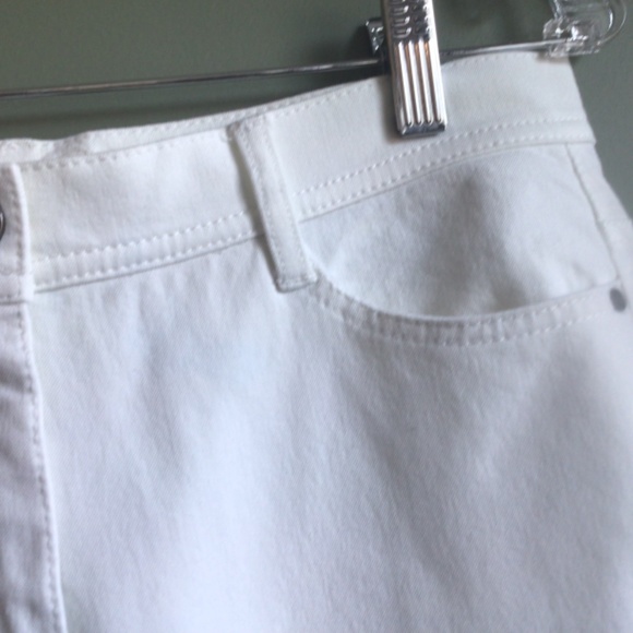 NWOT Olsen Ladies white straight leg jeans sz 6/S, 32” inseam perfect condition - Picture 9 of 13